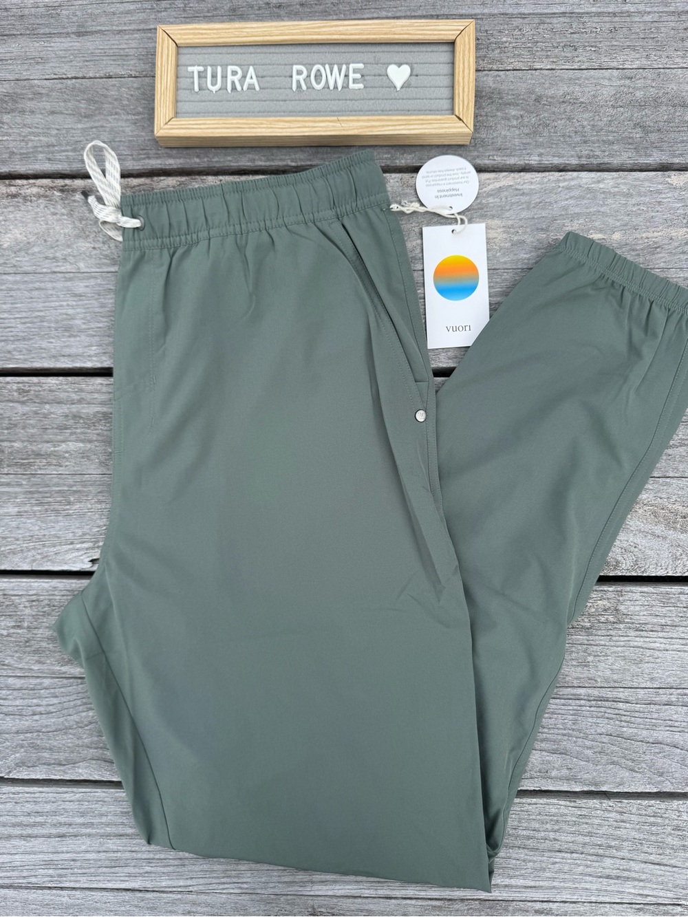 Vuori Kore Jogger Lined 28" Marsh Size Large NWT